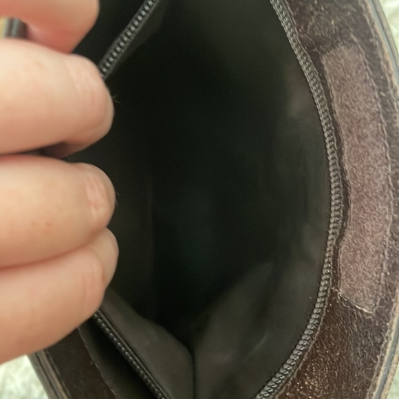 Gucci Monogram Messenger Crossbody ❤️💚 - Picture 11 of 13